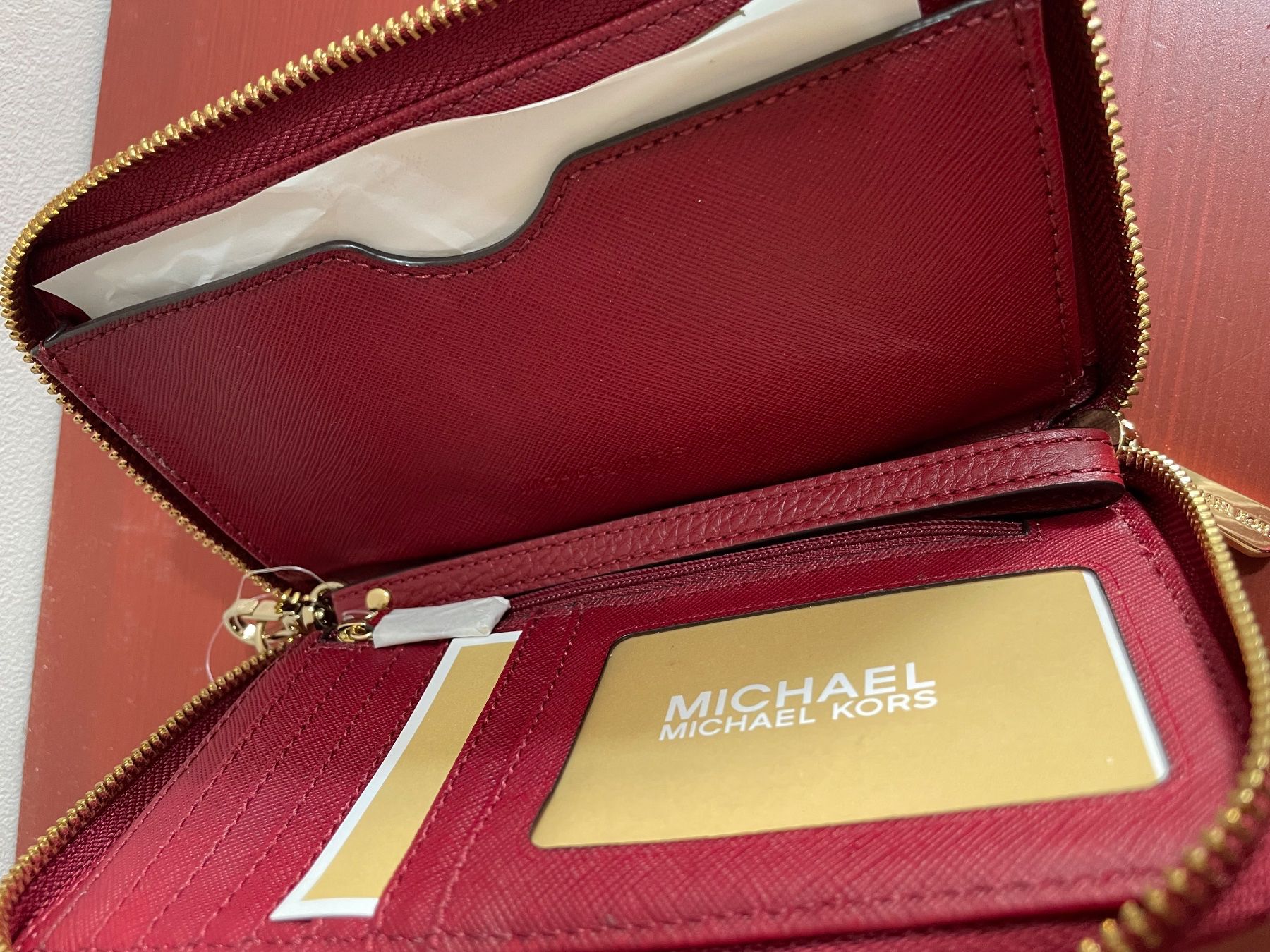 Portamonete: Michael Kors Klassische Handgeldbörse im Langformat – Usato da Rotkreuz venduto da emi_dny8 1