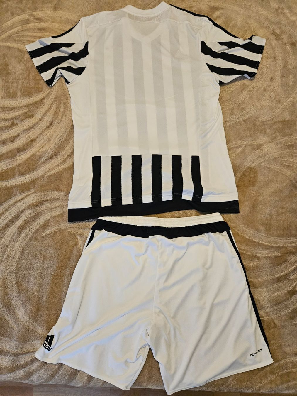 Adidas Canottiere & Pantaloni: Juventus Trikot Original – Nuovo (secondo la descrizione) da Horgen venduto da icardo1950 1