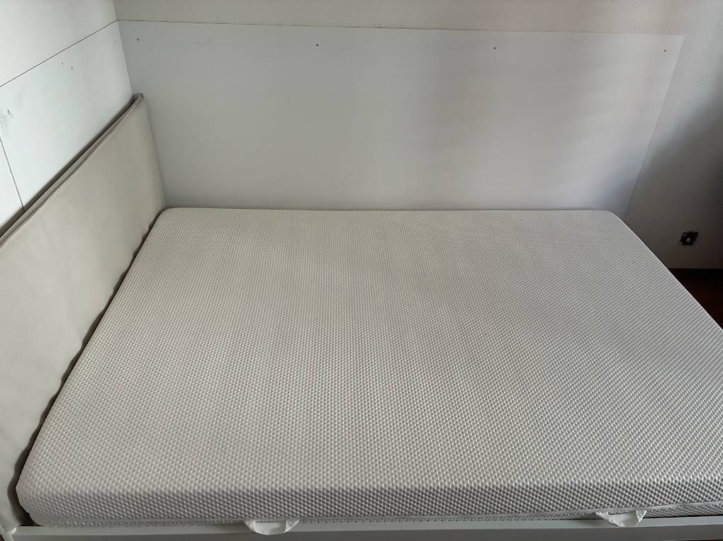 Letti: Lit + matelas à vendre( 140 sur 200) – Usato da Carouge GE venduto da pau_pb5h 3