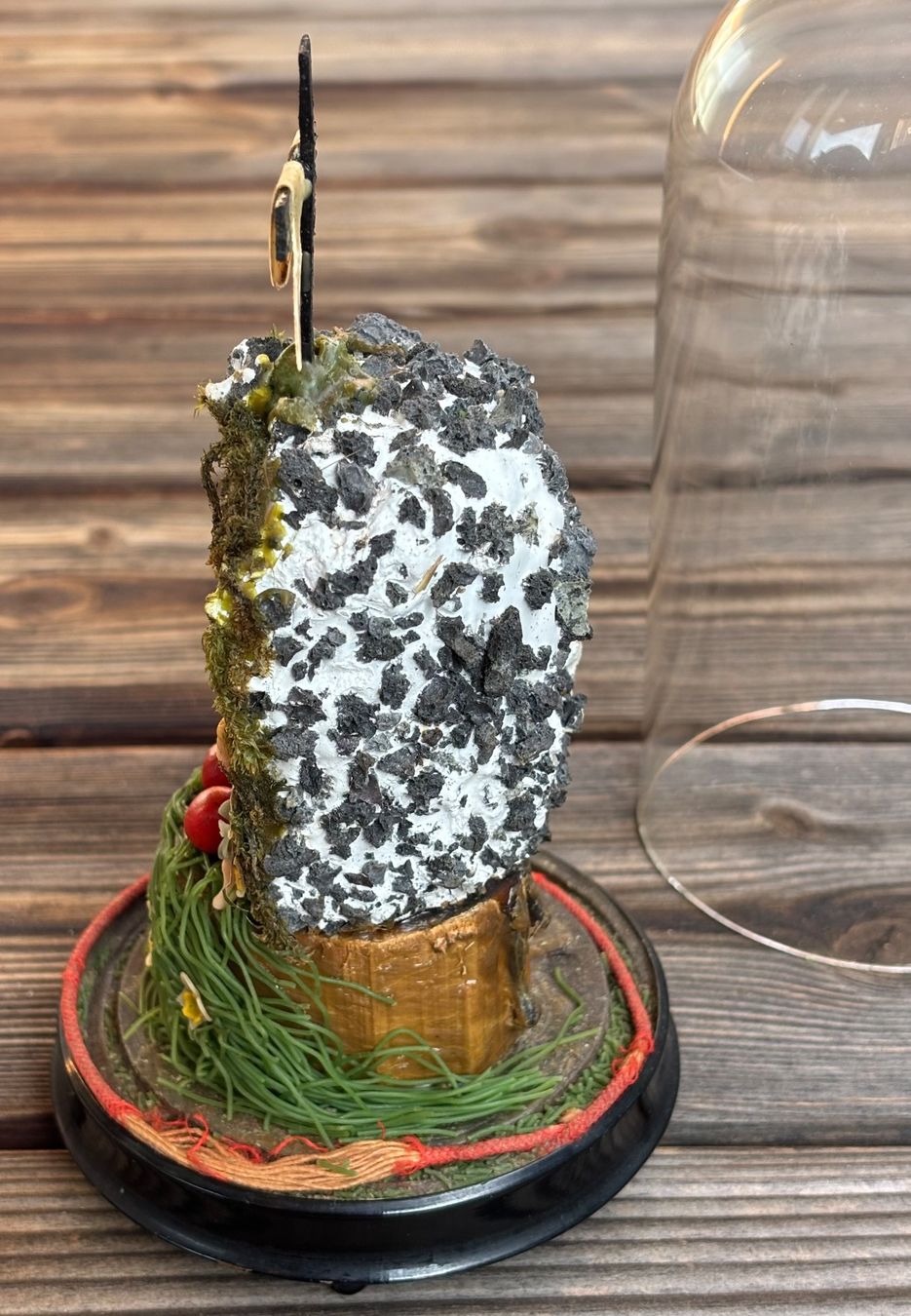 Statuette: antike Klosterarbeit mit Glassturz – Usato da Lüchingen venduto da Eeizo 5