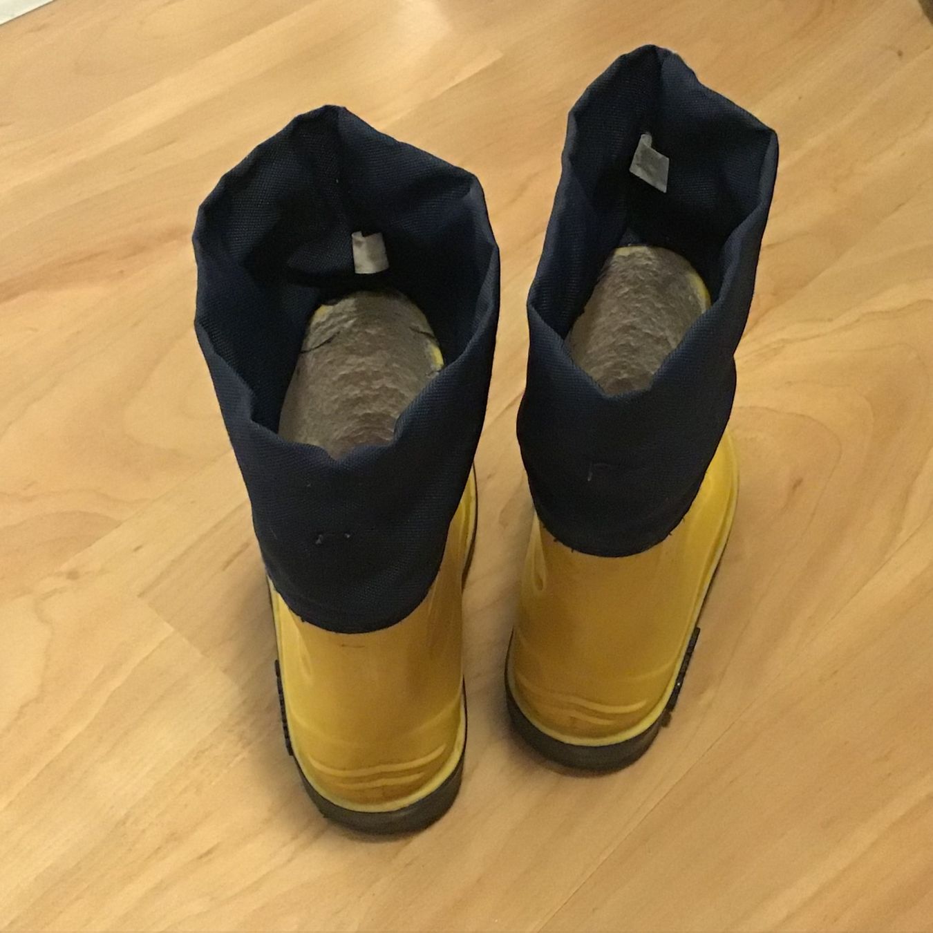 Chaussures garçon: Gummistiefel Gr. 21/22 – D'occasion à Rotkreuz par GerberaSpider08 1