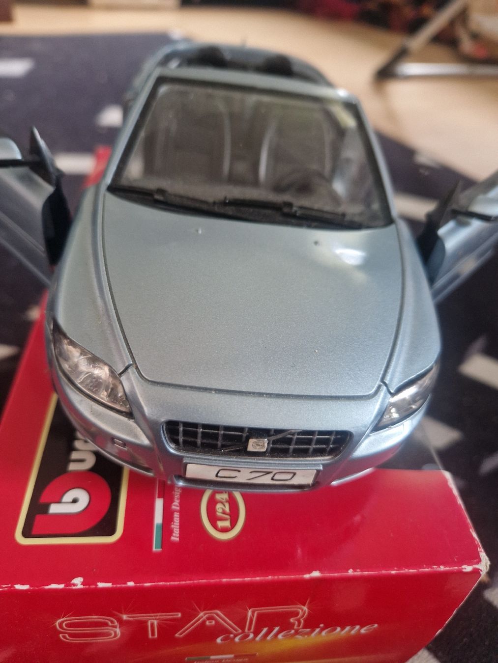 Volvo Modellini d'auto: Schöner Volvo C70 1/18 – Usato da Safenwil venduto da saavo 1