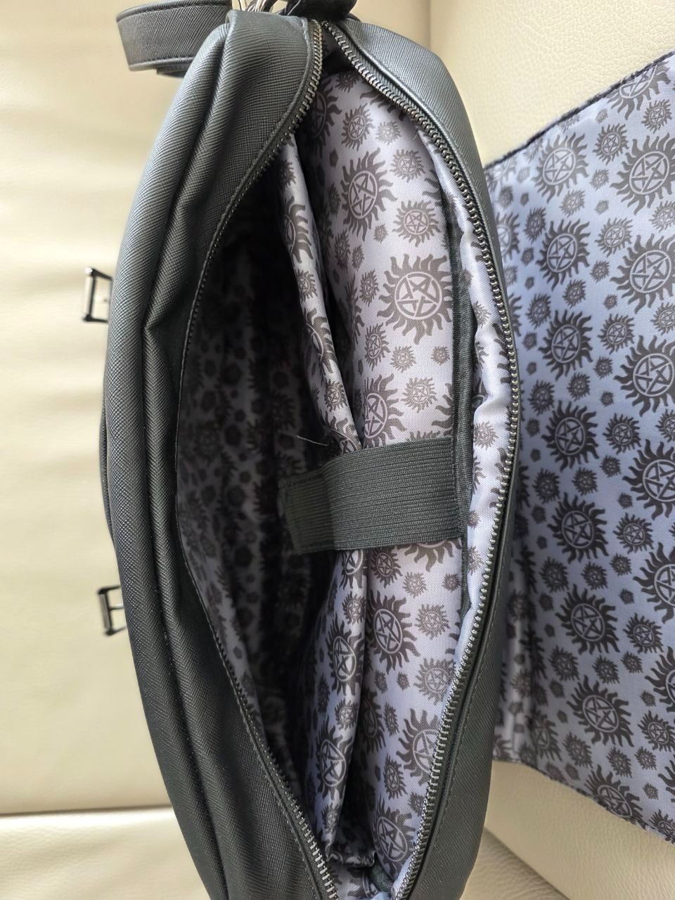 Borse da donna: Supernatural "Mandala" Handtasche / Rucksack – Usato da Maur venduto da Edsch 2
