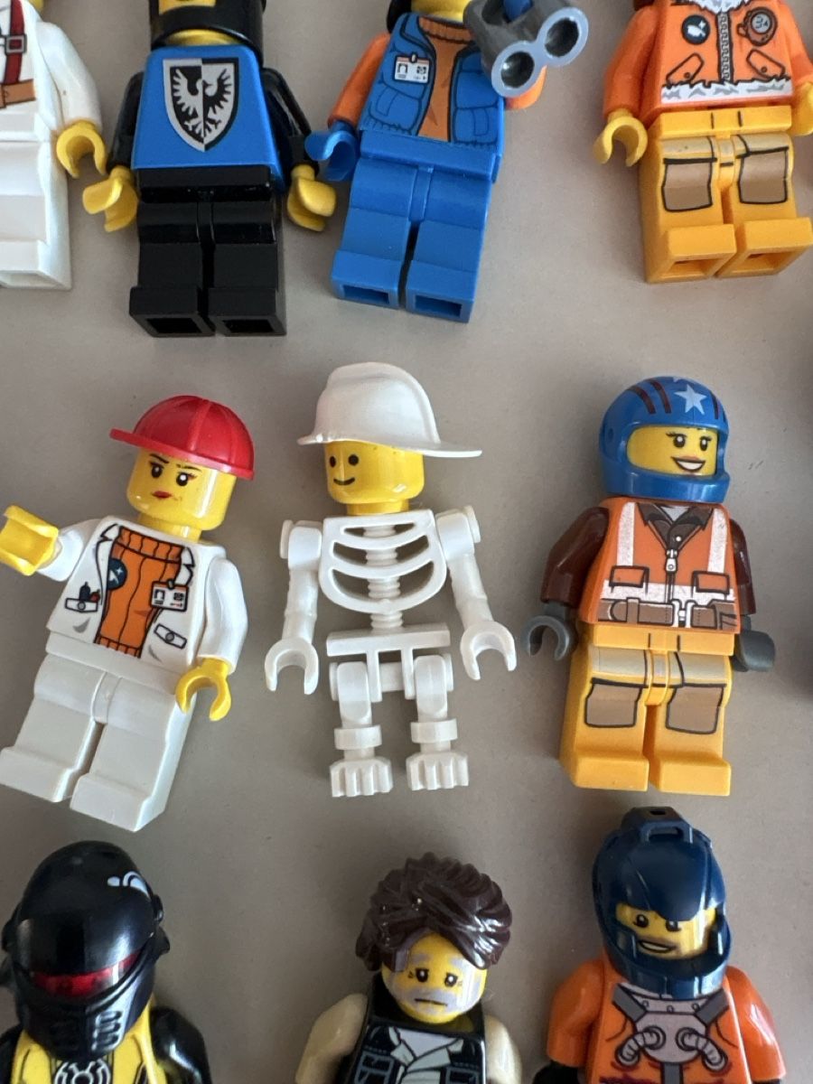 Lego Kit di costruzioni: 105 Lego Figuren, Sammlung ab Platz – Usato da Uster venduto da Carpenter1 5