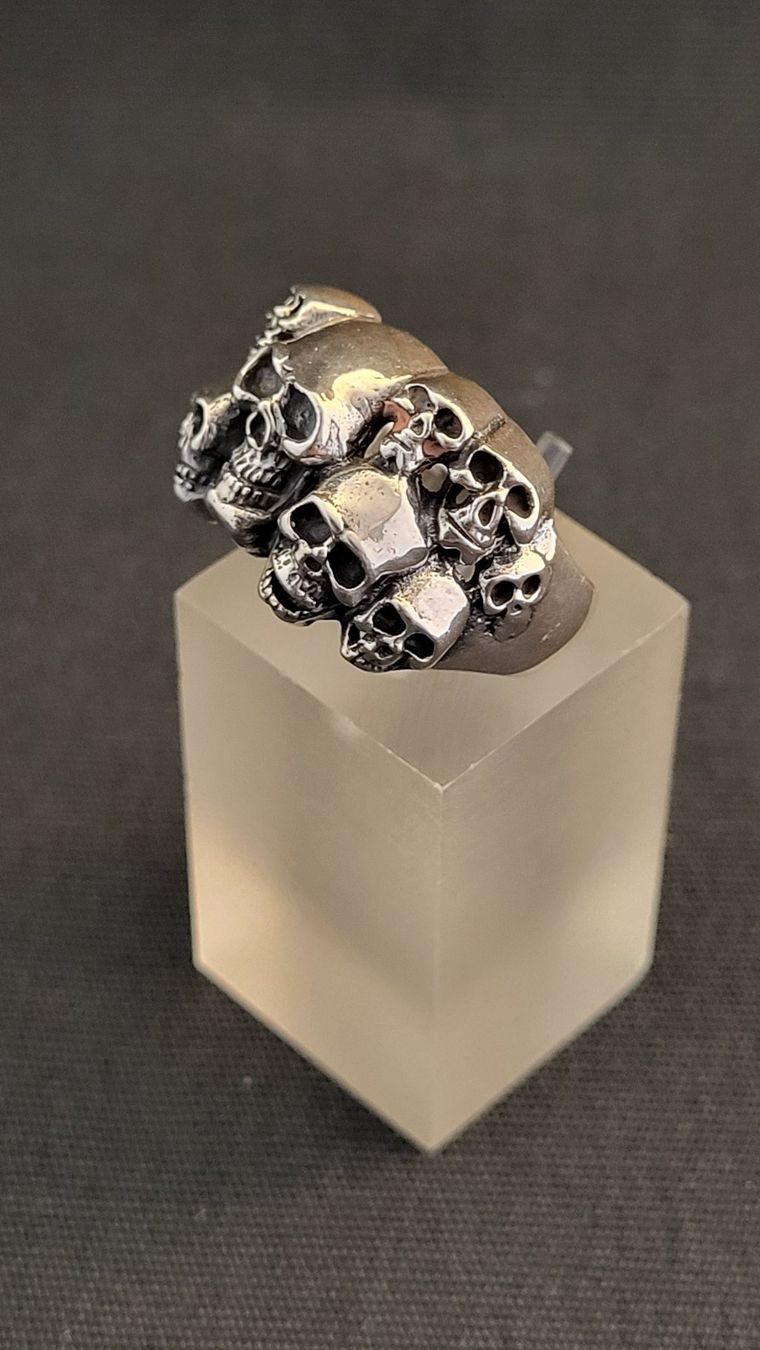 Anelli: Totenkopf-Ring Skulls Silber 925 – Usato da Basel venduto da spinne02 6