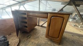 Ancien bureau en bois