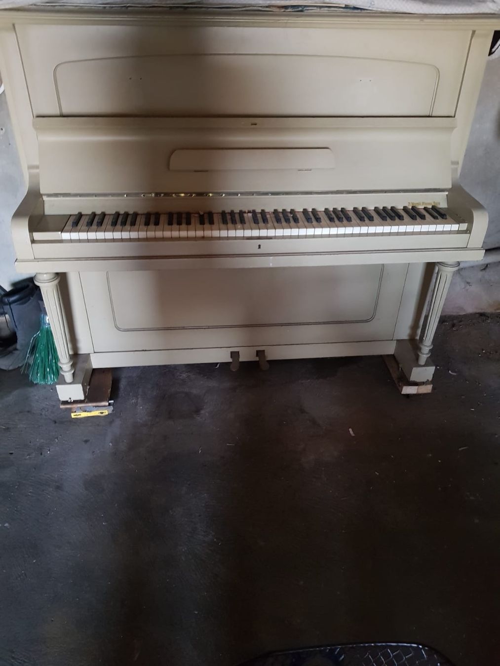 Strumenti musicali: Altes Klavier – Difettoso da Oekingen venduto da manuelcosta