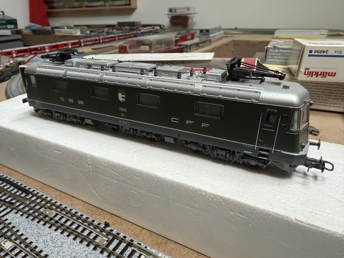 Lima Modellini di ferrovie: Re 6/6 11605 + 11637 Lima digital Ho – Difettoso da Bercher venduto da Dispo0