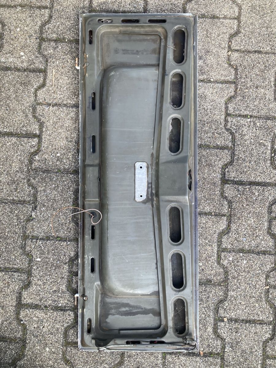 VW Tutti pezzi di ricambio auto: Motordeckel VW Bus – Usato da Belp venduto da Goegg01 1
