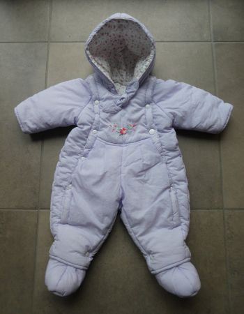 Warmer Overall mit Kapuze, Baby / Mädchen ca. 3-6 Mon.