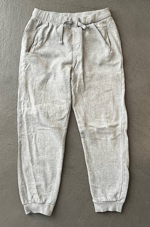 Hosen: Trainerhose Gr. 134 – Gebraucht aus Uetikon am See von kun_6knp