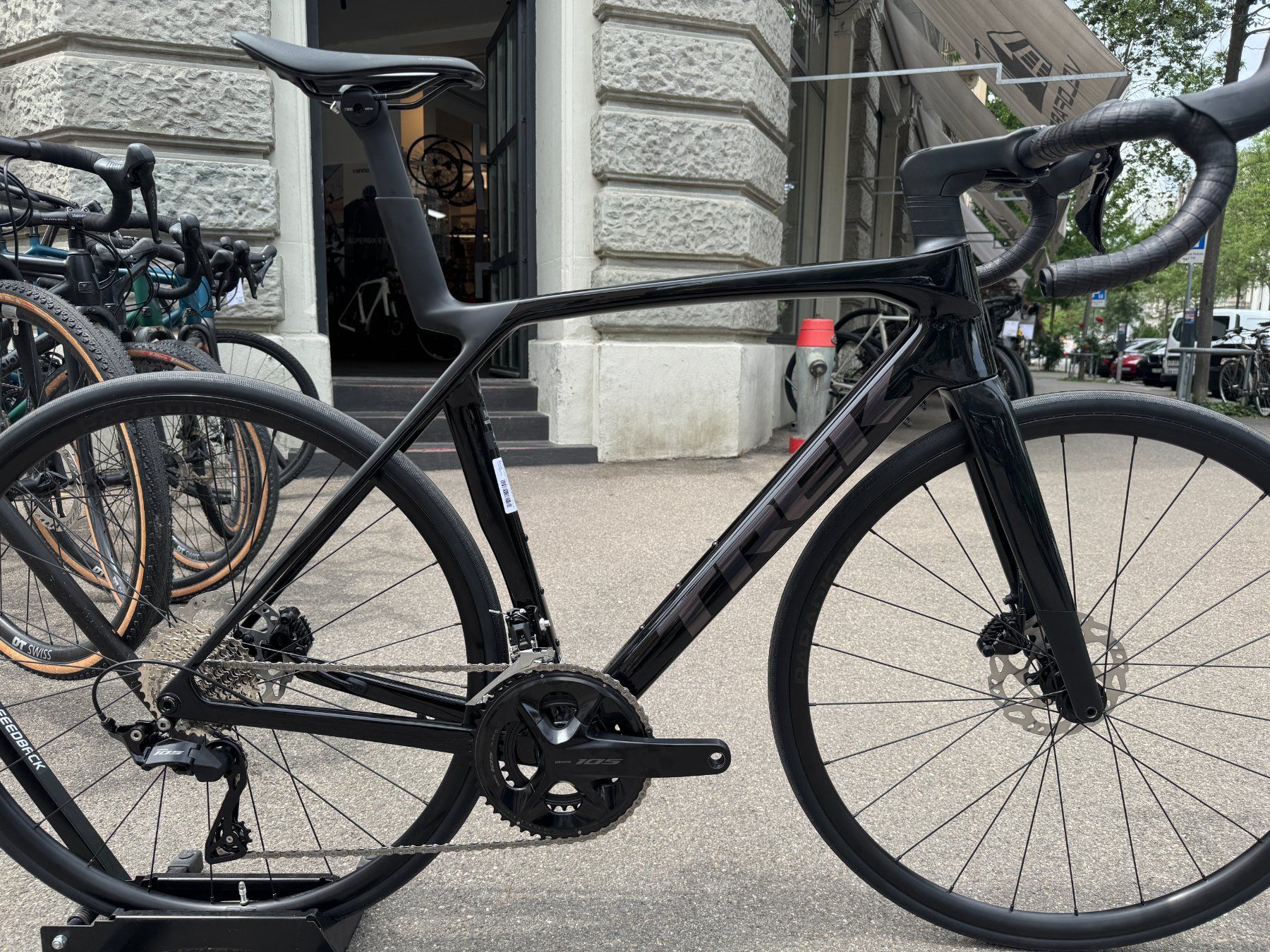 Trek Biciclette: Trek Madone SL 5 Gen 8, Grösse Medium/Large – Nuovo e nell'imballaggio originale da Zürich venduto da Velofabrik01