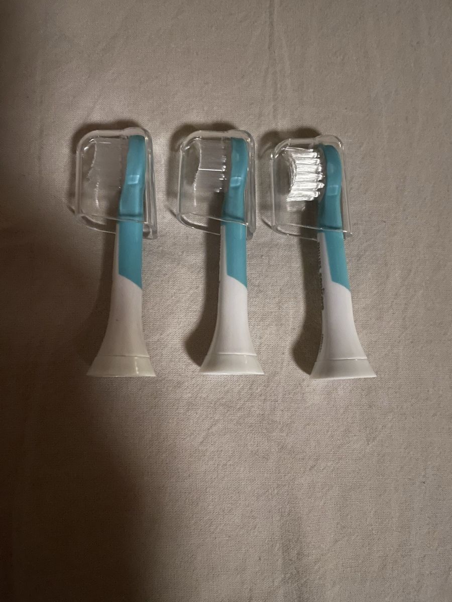 Philips Sonicare Cura dei denti: Philips Sonicare Kids Bürsten 3+  NEU  – Nuovo (secondo la descrizione) da Subingen venduto da arwen80