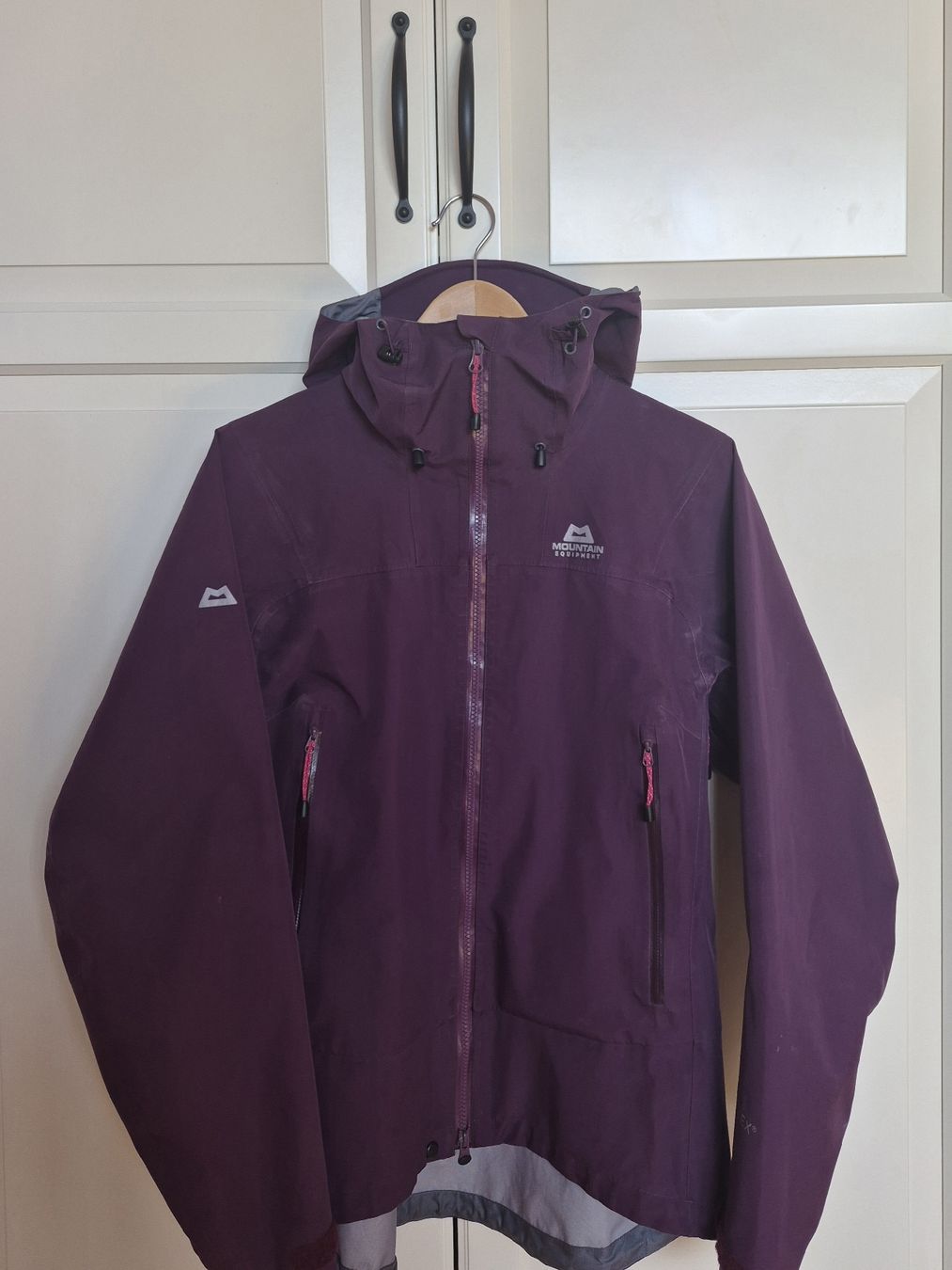 Jacken: Mountain Equipment Gore-Tex Jacke // Rain Jacket, Hardshell – Gebraucht aus Lausanne 26 von nic_5qcv