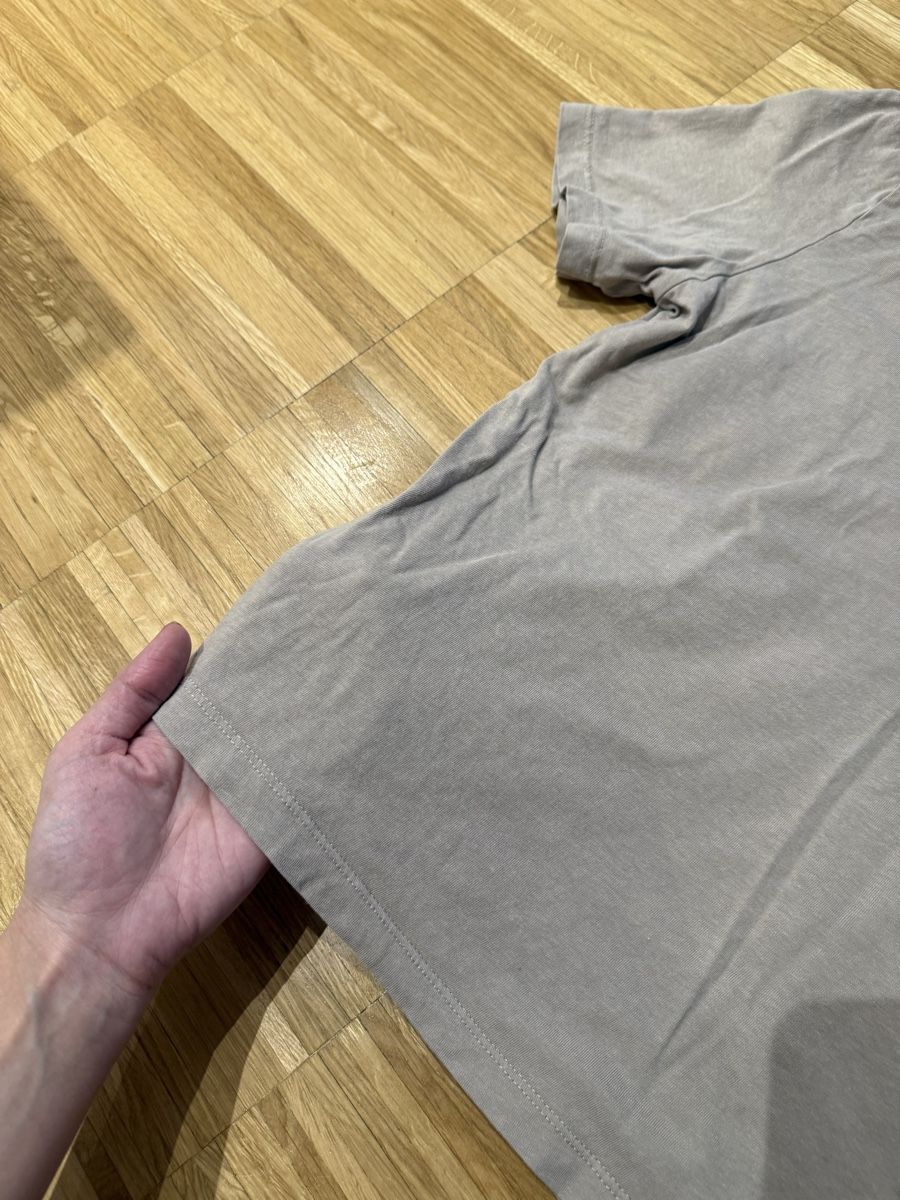 T-shirt: Very light brown T-shirt – Usato da Adliswil venduto da Marjin 1