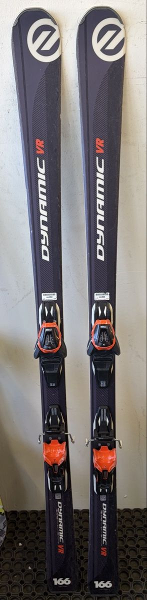 Skis: Dynamic VR Ski 166 cm inkl. Bindung – D'occasion à Horw par taskinardi