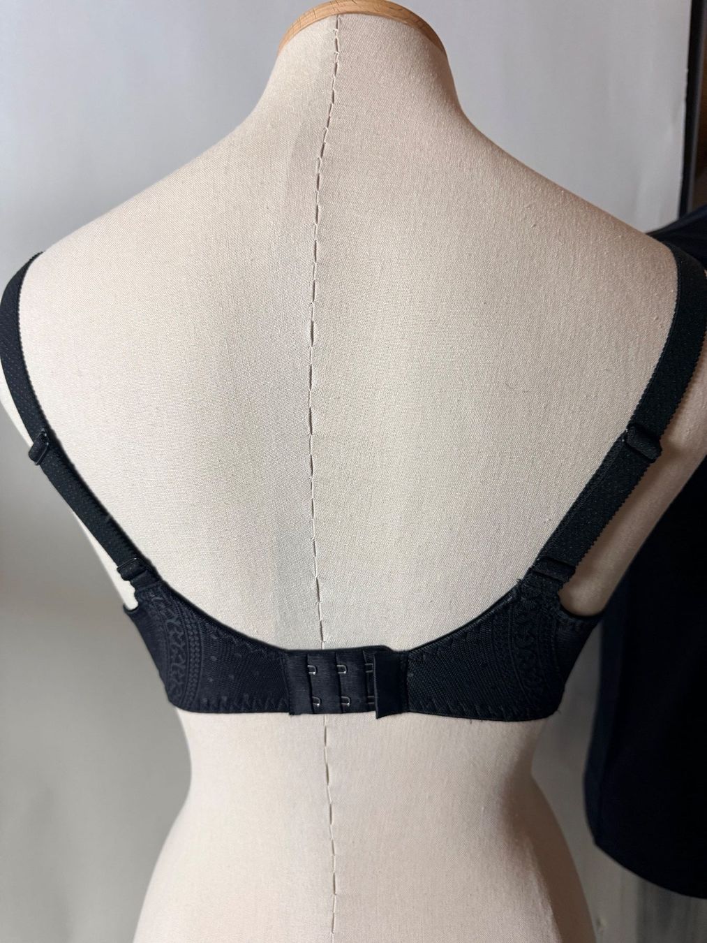 Altra biancheria intima: ULLA, Bügel-BH, Grösse 75E, Farbe Schwarz – Nuovo e nell'imballaggio originale da Rudolfstetten venduto da gst_g7xl 4