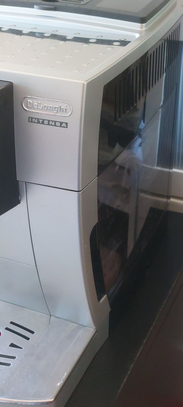 De'Longhi Machines à café & Machines à expresso: Machine à café delonghi ecam 23.420.sb défectueuse. – Défectueux à Rolle par mro_5nyk 4