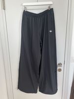 Adidas Sporthose schwarz Grösse M mit Streifen