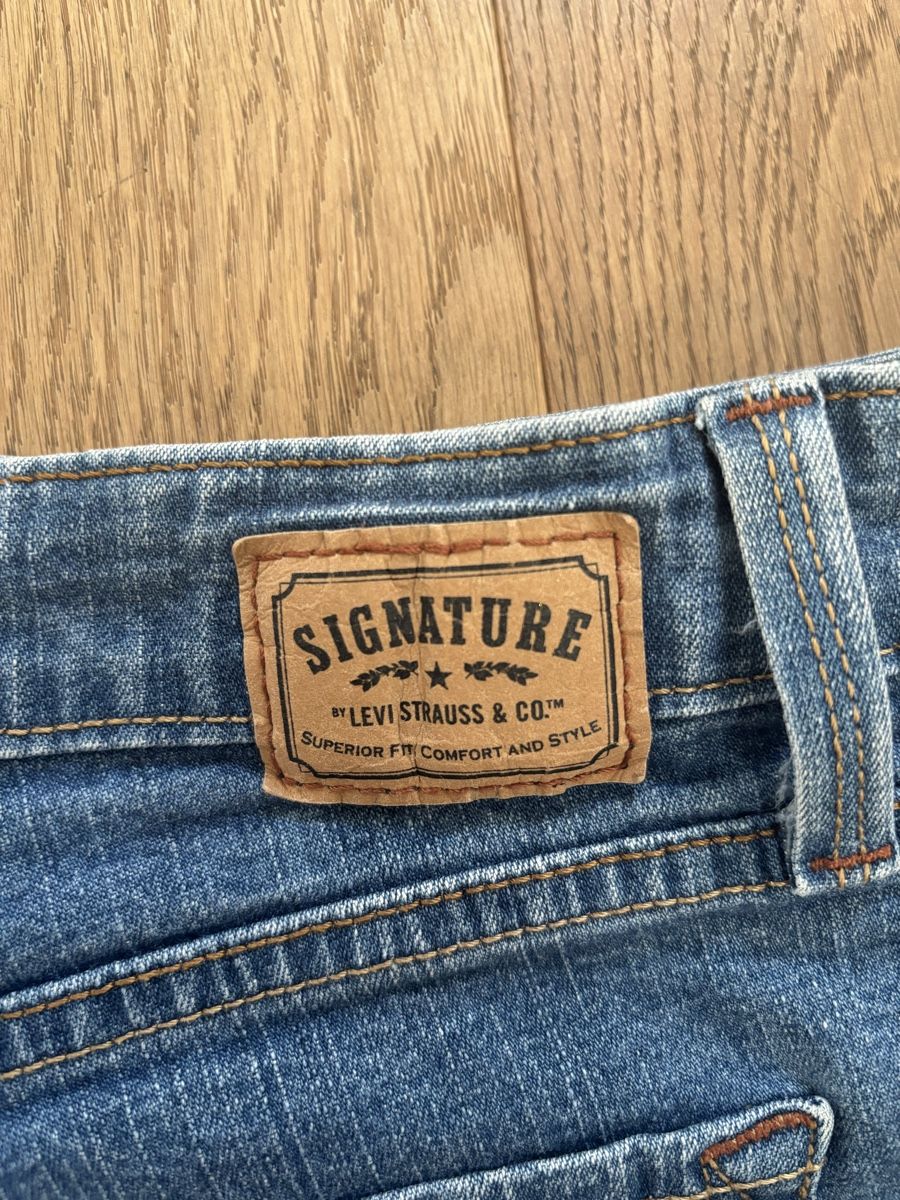 Jeans: Jeans Shorts Levi Strauss – Usato da Männedorf venduto da giu_wm6d 1