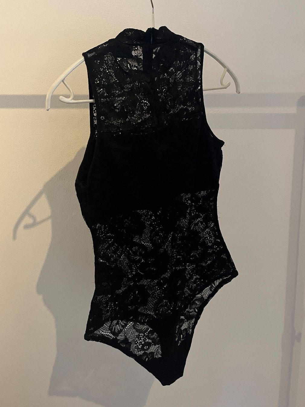 Top: Body en dentelle, noir – Usato da Savagnier venduto da taianab 5