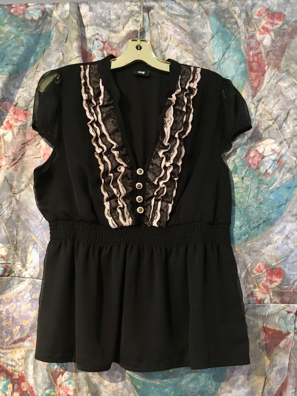 H&M Camicette: Bluse Gr. 42 - 44 schwarz mit Rüschen!!! – Usato da Bellinzona venduto da ModaLugano
