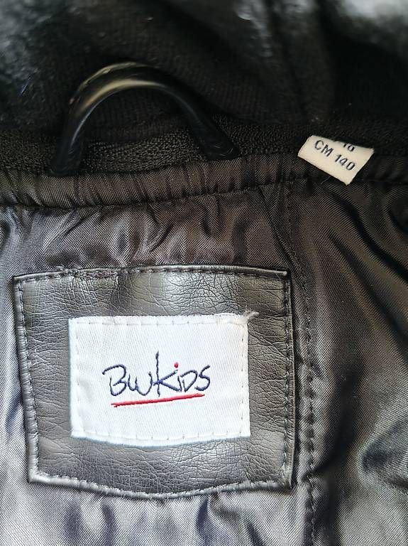 Giacche & Cappotti: Biker Jacke Gr. 140 (Kunstleder) – Nuovo (secondo la descrizione) da Fällanden venduto da piie 1