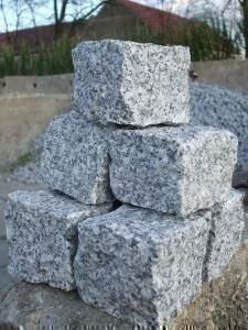 Pierres & tuiles: PFLASTERSTEINE/ GARTENSTEINE HELLGRAU – Neuf avec emballage d'origine à Azmoos par granit015