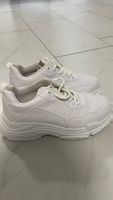 Weisse Turnschuhe