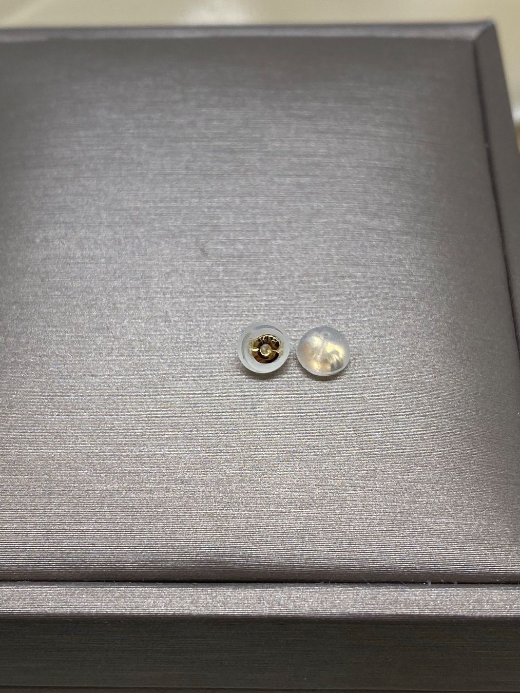 Ohrringe & -stecker: Tsavorit Saphire Ohrstecker/18k Gold – Neu und originalverpackt aus Sarnen von Yingsperlen1 1