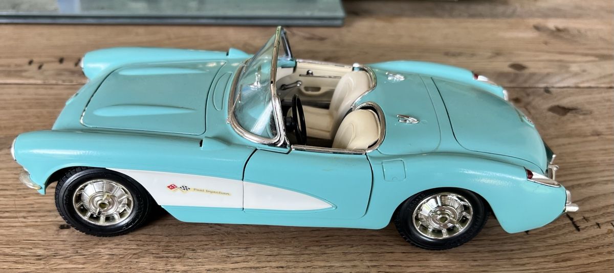 Bburago Modellini d'auto: Chevrolet Corvette 1957 Bburago – Usato da Sevelen venduto da Ritiplampi 1