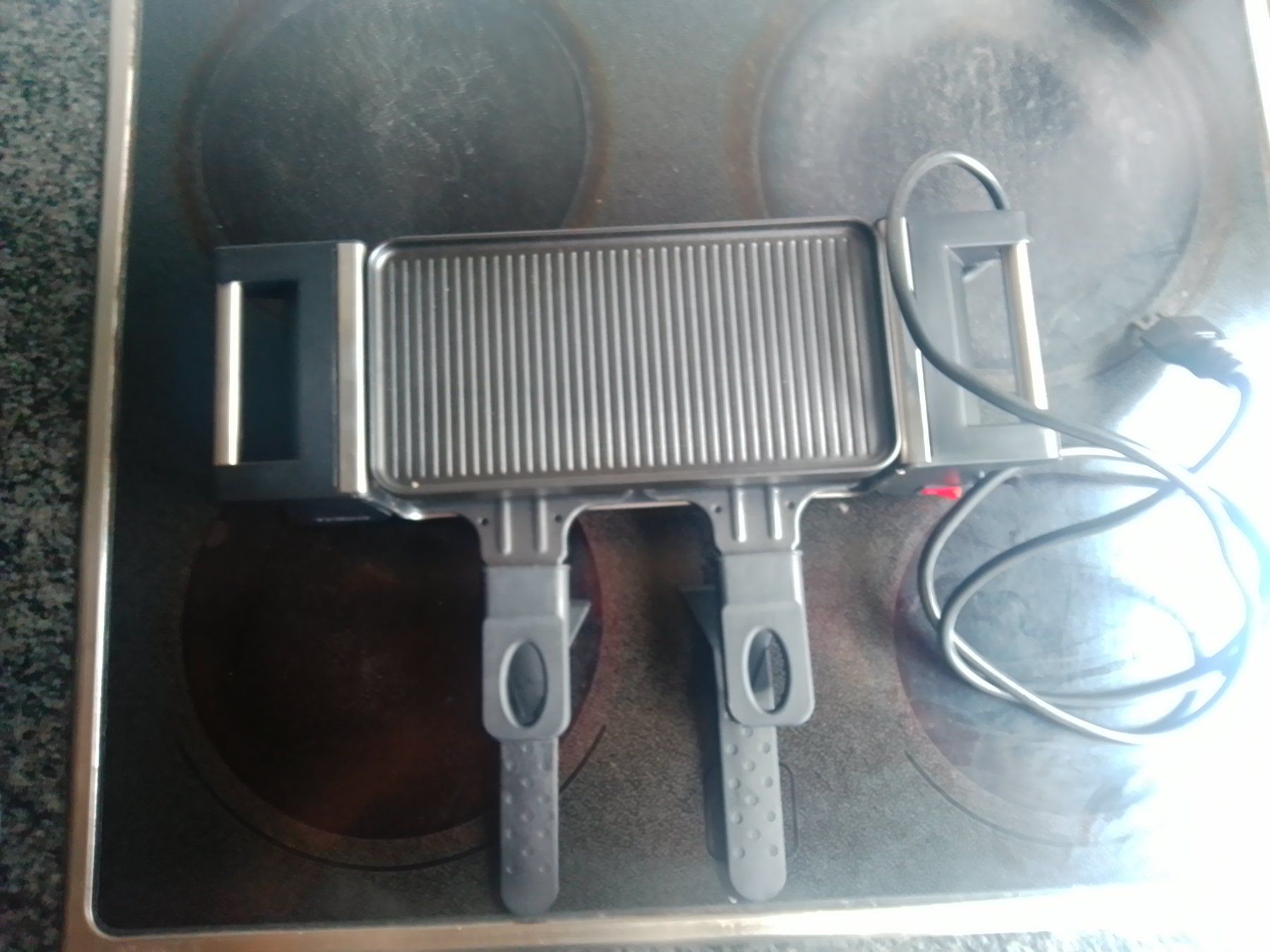Elettrodomestici da cucina: Raclette-Gerät – Usato da Giubiasco venduto da pagi2 1