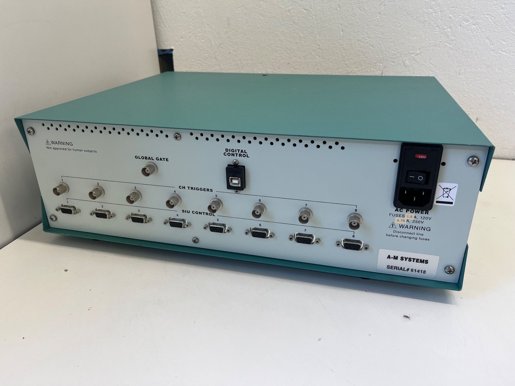Misurare: A-m Systems Model 8300 8 Channel Stimulator – Usato da Niederdorf venduto da LeptonAG_Labor 4