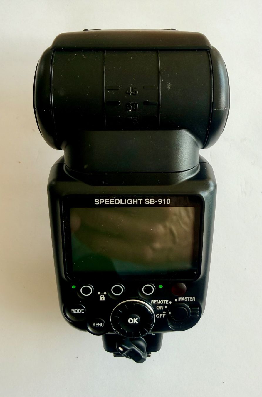 Nikon Flash: Blitzgerät Nikon Speedlight SB-910 neuwertig – Usato da Kölliken venduto da Flue68 1