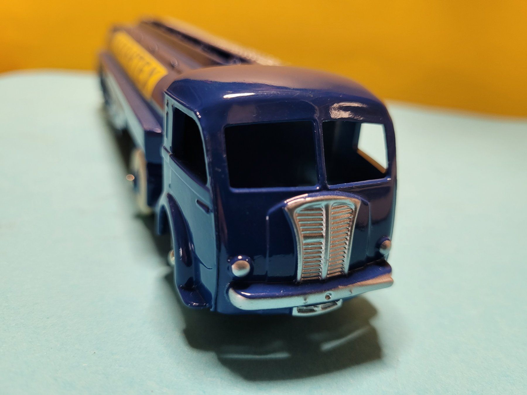 Dinky Toys Modellautos: Panhard semi-remorque citerne Naphtex Dinky Atlas – Neu (gemäss Beschreibung) aus Domdidier von Bimbo57 2
