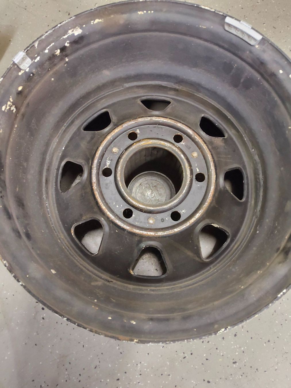 Jeep Felgen: FSJ, 4 Originalräder mit Original-Naben. – Gebraucht aus Bulle von pabensen 7