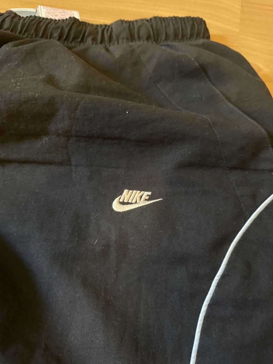 Nike Pantaloni: Nike Sporthose / Jogginghose baggy – Usato da Bern venduto da pablito01 1
