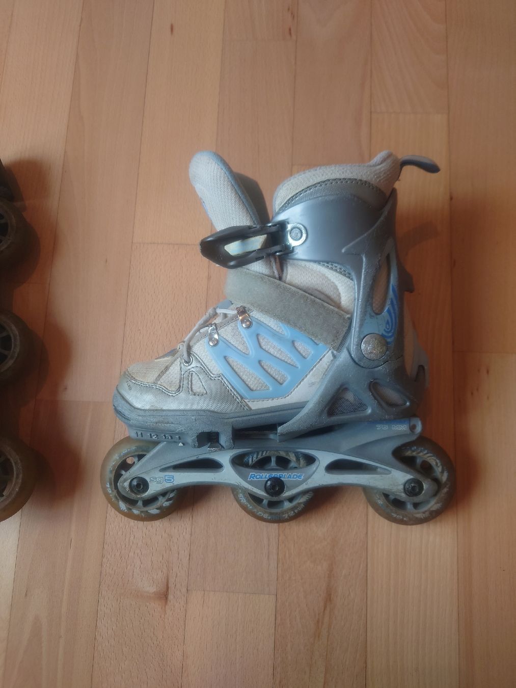 Pattini in linea & Pattini a rotelle: Rollerskates/Inlineskates von Rollerblade – Usato da Boningen venduto da Swyt 2