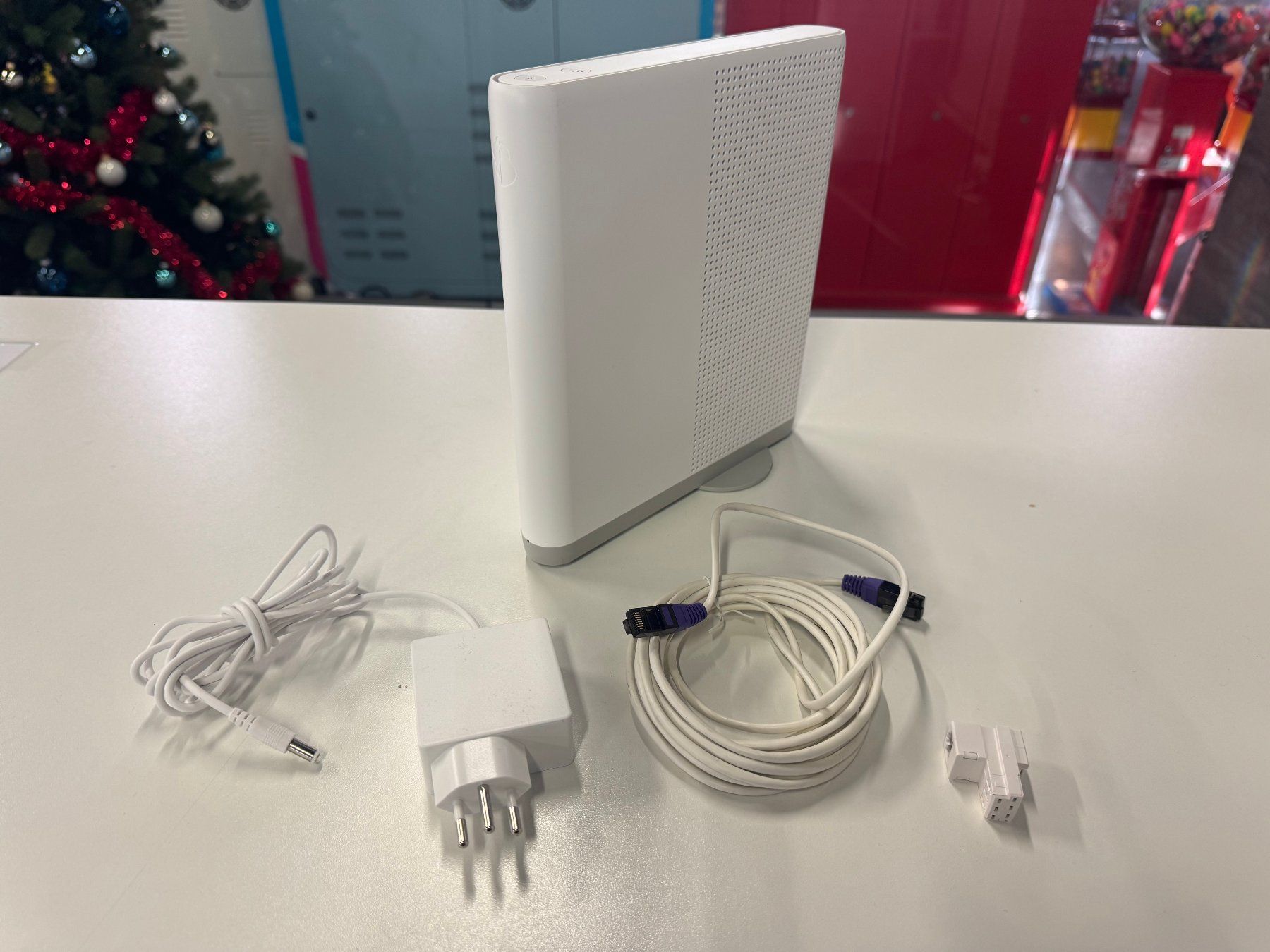 Swisscom Modem & Router: Swisscom Internet-Box 5 – Nuovo e nell'imballaggio originale da Hombrechtikon venduto da SPS-Liquidationen 1