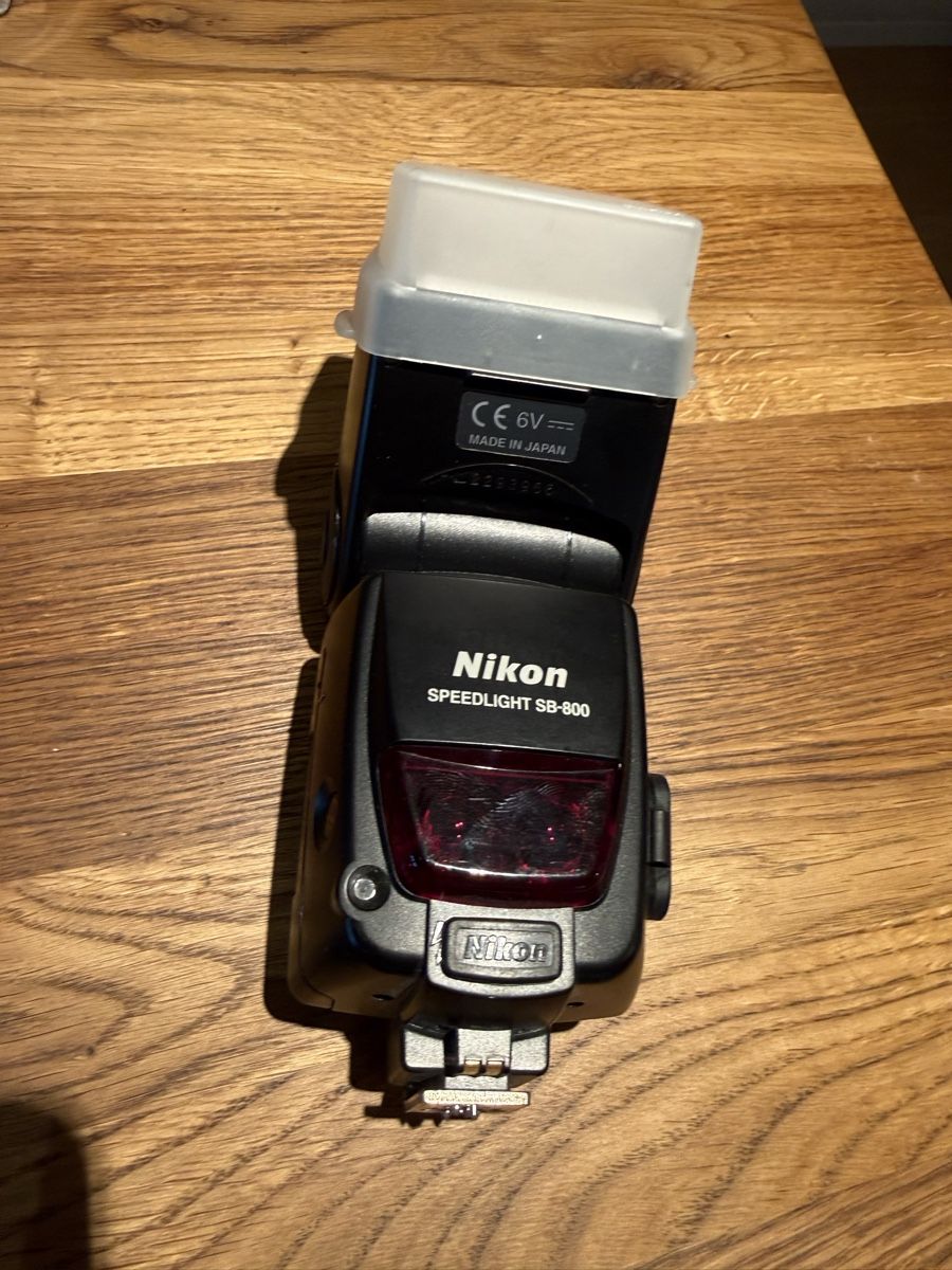 Nikon Flash: Flash Nikon Speedlight SB-800 avec diffuseur inclus – Usato da Chexbres venduto da rochecolombe 1