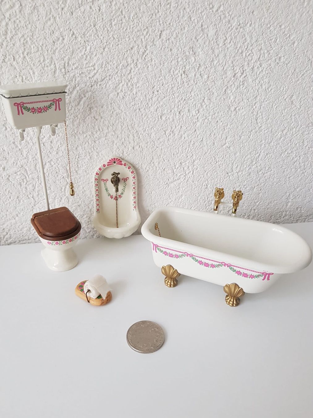 Case e mobili per bambole: Badezimmermöbel miniatur, antik – Usato da aarau venduto da A.Naef