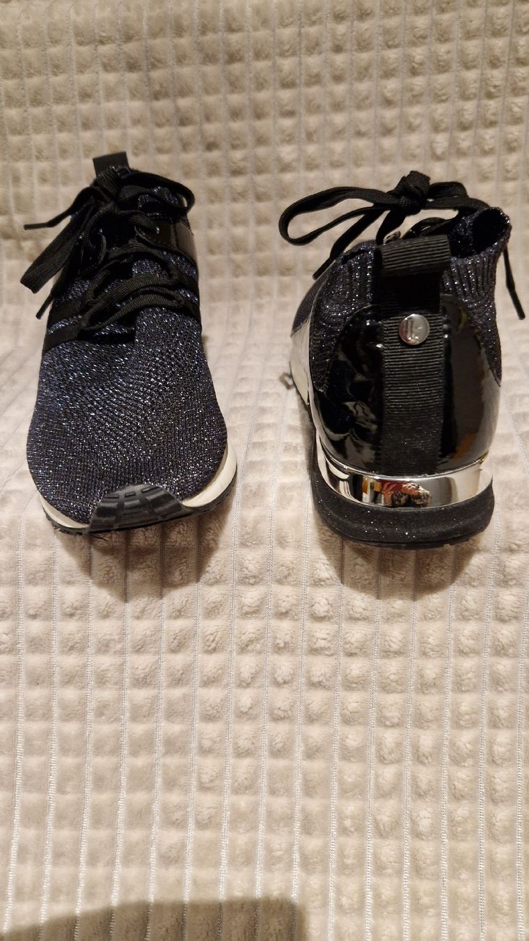 Scarpe da donna: Sehr schöne "Luis Onrush" Sneakers Gr. 39 schwarz – Usato da Widnau venduto da Smanitu