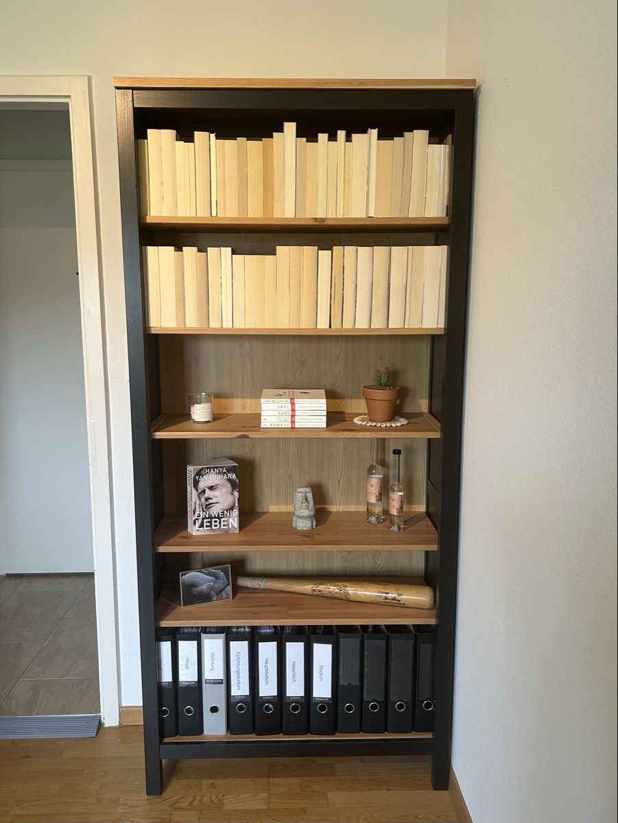 Scaffali: Hemnes Bücherregal - wie neu – Nuovo (secondo la descrizione) da Olten venduto da Nalacluni