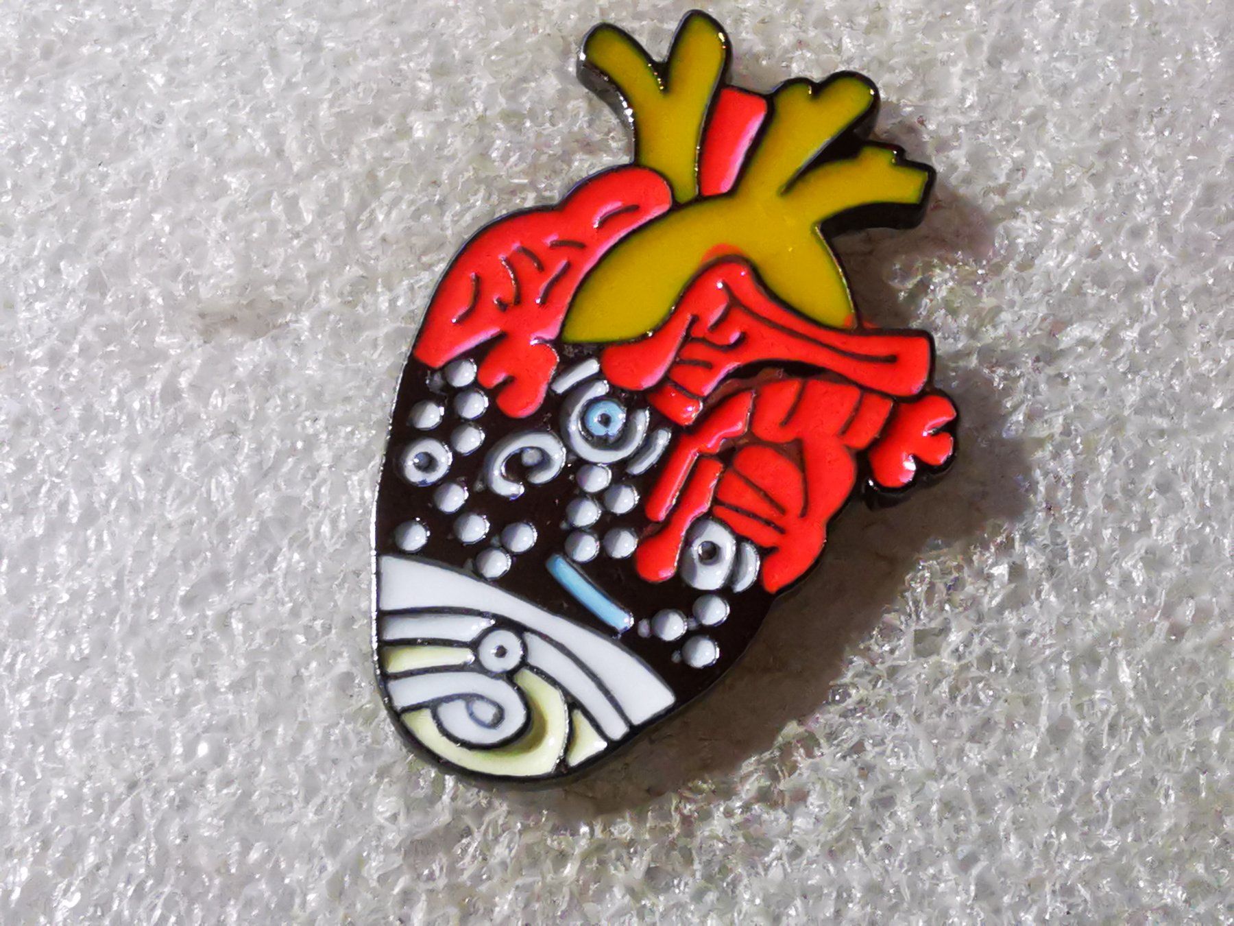 Placchette & Badge: Ansteckpin 119: Herz – Usato da Oppligen venduto da Pin-Fall-Shop
