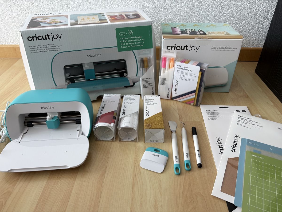 Tutte le macchine: Cricut Schneideplotter JOY Gift Bundle – Usato da Solothurn venduto da boenisworld