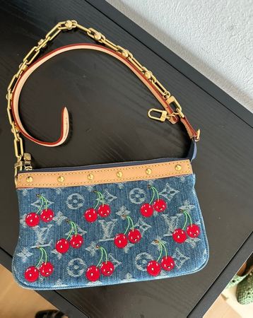 Louis Vuitton x TM Pochette Denim Cherry blau