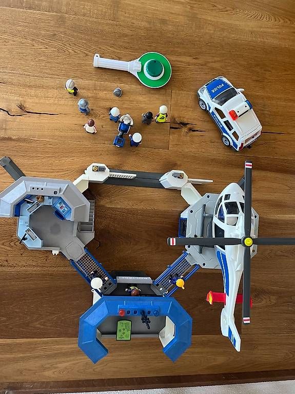 Giocattoli: Playmobil Polizei Einsatzzentrale – Usato da Ettiswil venduto da yvonnekreyenbuehl 3