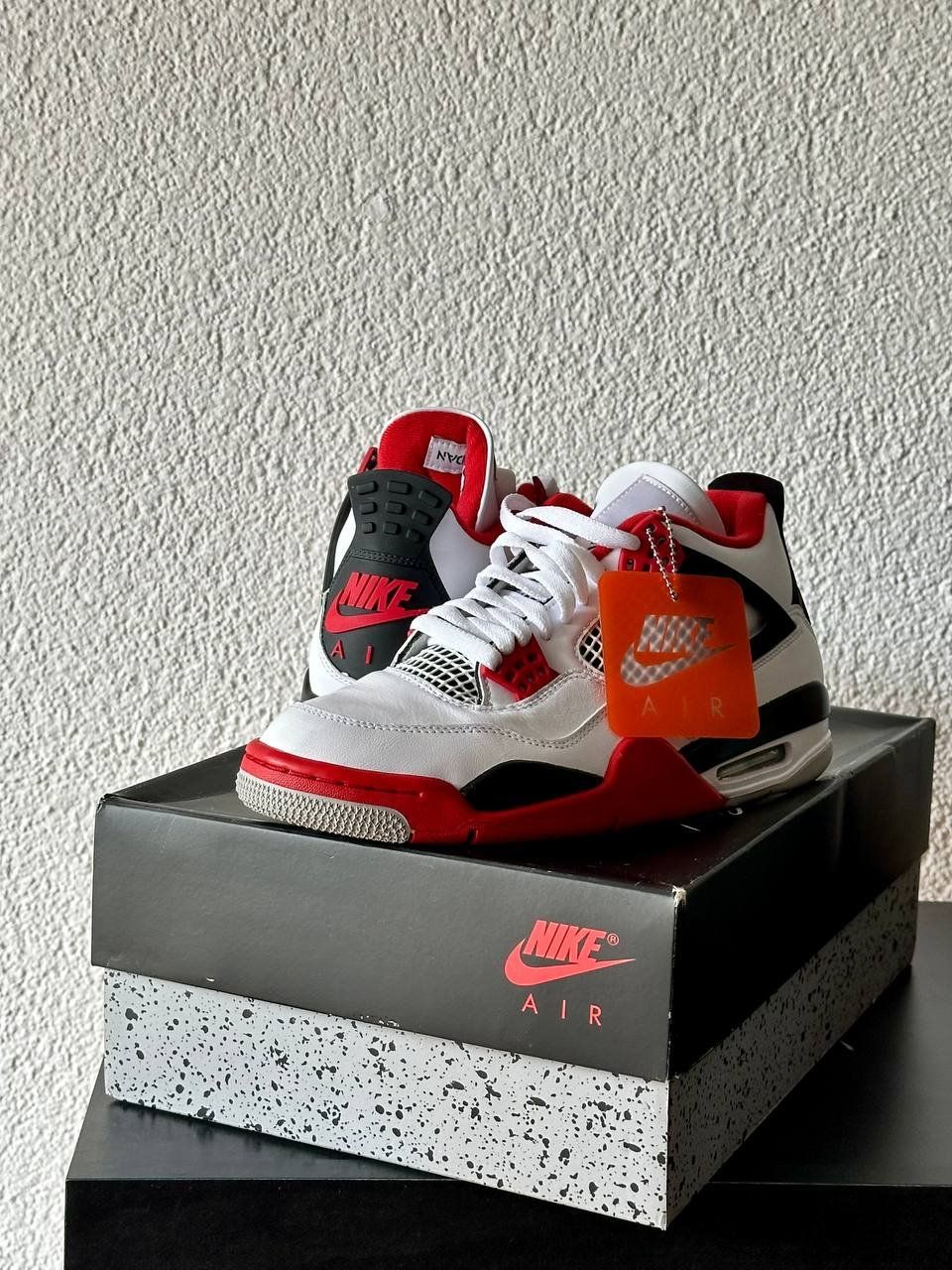 Scarpe da uomo: Jordan 4 Retro OG Fire Red 2020 – Nuovo e nell'imballaggio originale da Schaffhausen venduto da mog_9m9g 1