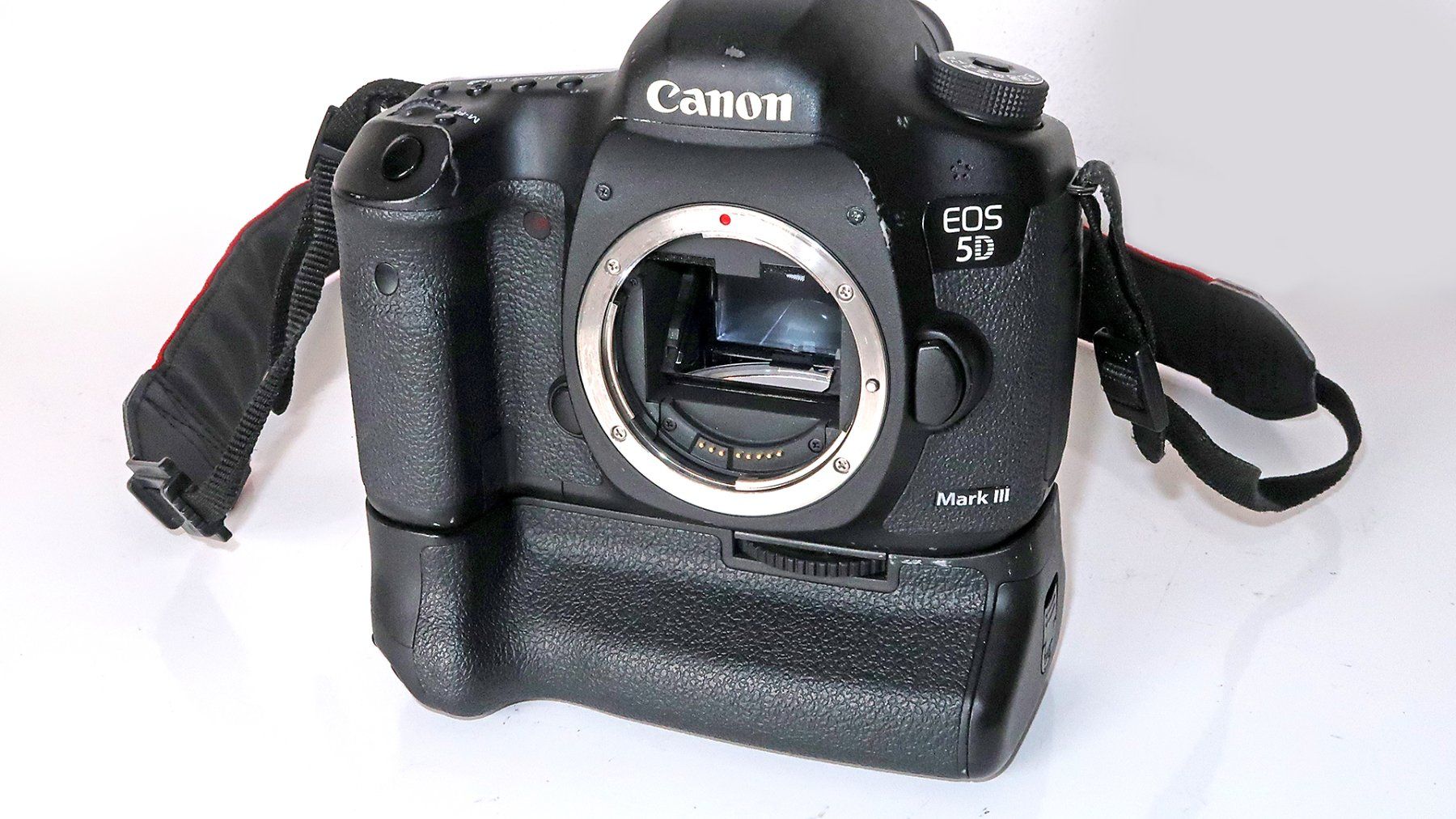 Canon Appareil photo: Canon EOS 5D Mark III Digitalkamera mit Objektiv und Blitz – D'occasion à Uster par Mruedis 3