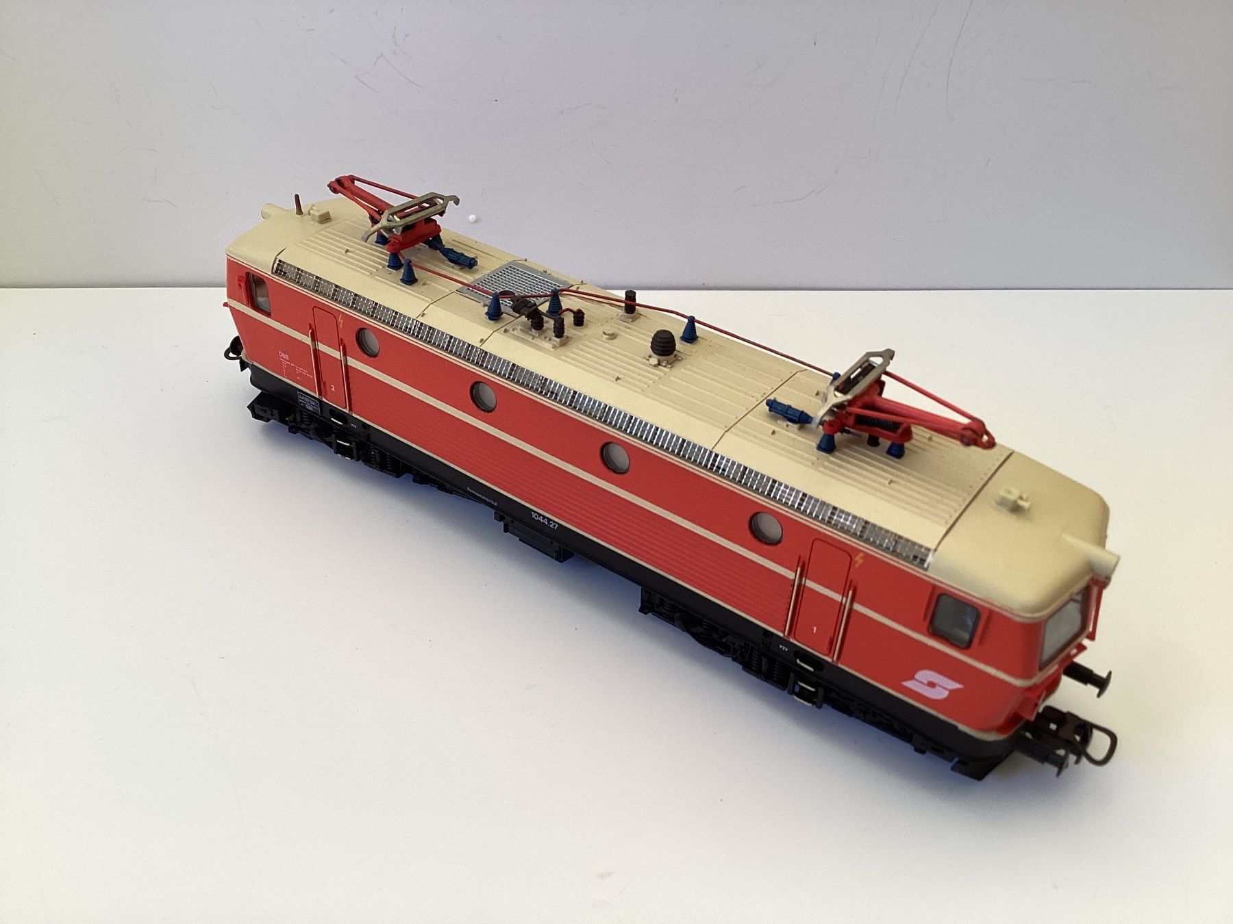 Roco Modellini di ferrovie: Roco 04197S ÖBB 1044.27 H0 1:87 – Usato da Effretikon venduto da simtek_de 1